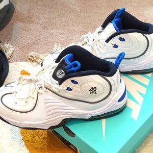 NIKE penny 2 size 8.5 2015 retro white/blue oringal colors, barely worn
